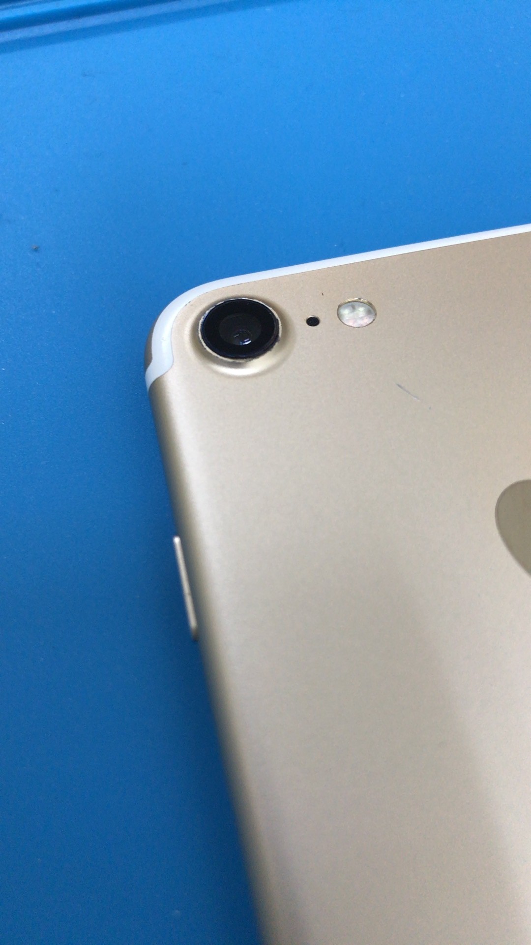 iPhone7メインカメラカバーガラスの修理後写真