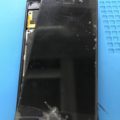 XPERIA XZの画面割れと充電口パーツ破損修理の修理前写真