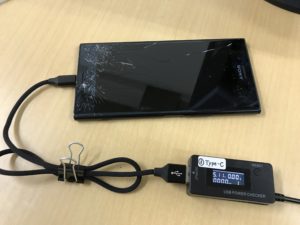 XZ Premiumの充電ポート交換修理前の写真