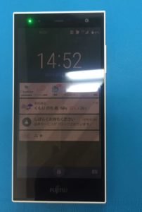 arrows M02の画面が映らない症状の液晶画面交換修理完了後写真