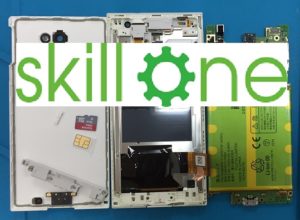 arrows M02の画面が映らない症状の液晶画面交換修理工程写真