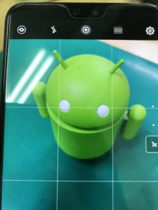 P20Proの修理後にバックカメラを起動して写りを確認しているところ