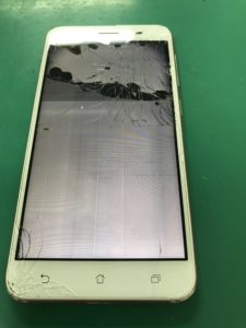 ZenFonelive(ZB501KL)の液晶表示がおかしい時の交換修理前写真