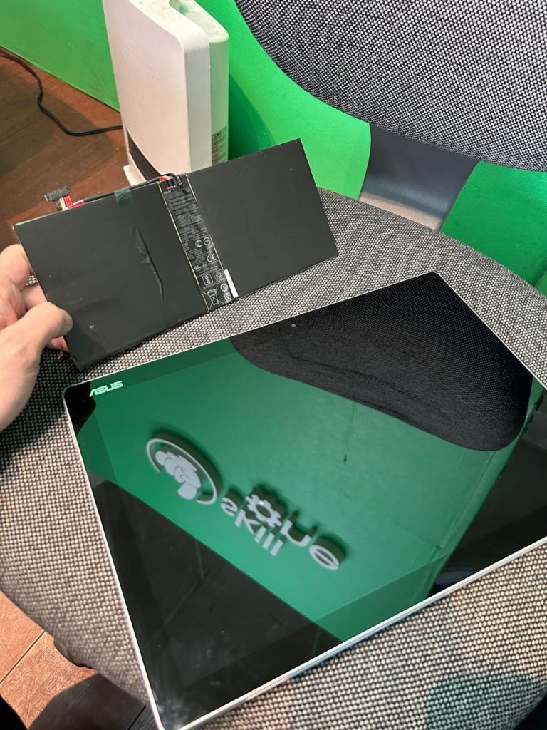 Asus TransBook　バッテリー交換