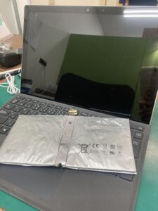 SurfacePro4のバッテリー膨張による画面浮き修理完了